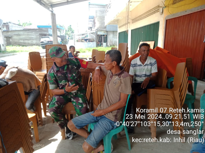 Babinsa Serda Johansah Jalin Kerjasama Yang Erat Melalui Komsos