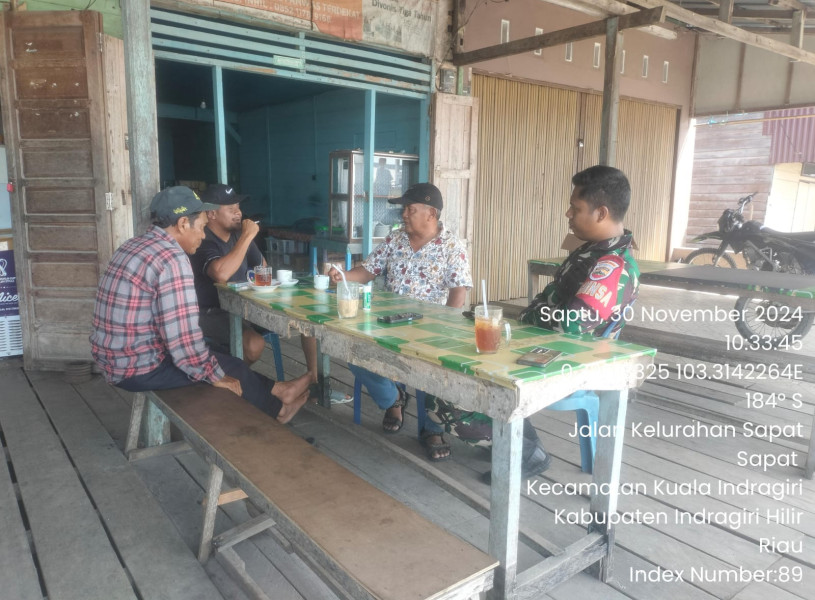 Wujudkan Keamanan Lingkungan Bersama Babinsa Koramil 04/Kuindra Melalui Komsos