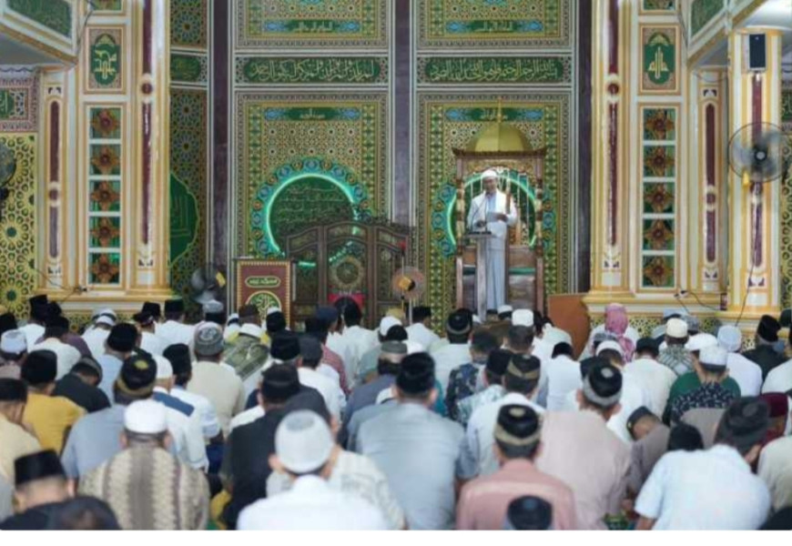 Bupati Inhil H.M.Wardan Jum’atan di Kelurahan Harapan Tani Kecamatan Kempas