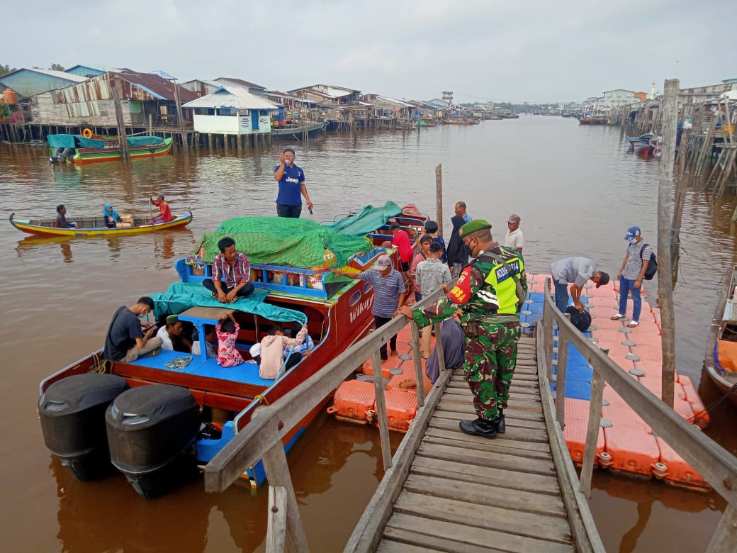 Penegakan Protkes di Pelabuhan Panglima Raja, Serda Ilyas Sampaikan Hal Ini...