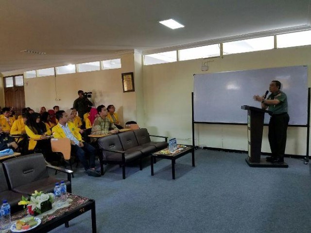 Brigjen TNI Edy Nasution SIP Berikan Materi Kepemimpinan Kepada Mahasiswa Unilak