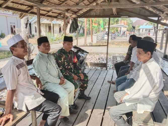 Babinsa 03/Tempuling Komsos Dengan Tokoh Agama