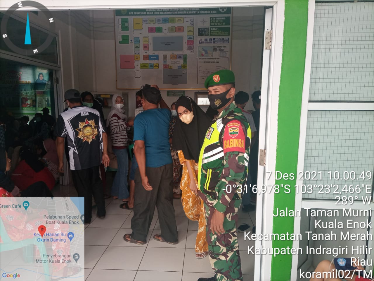 Babinsa Serda M Ade P Dampingi dan Pantau Proses Vaksinasi