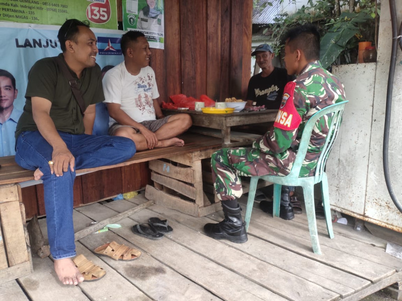 Dengan Komsos, Babinsa Kopda Irawan Wujudkan Kekompakan Antar Sesama