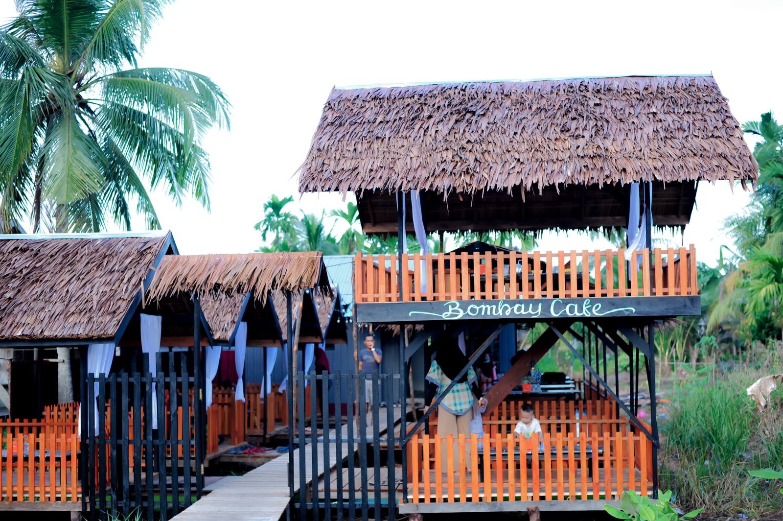 Untuk Warga Teluk Pinang, Cari Tempat Bersantai Sekaligus Manjakan Perut ? ke Bombay Cafe Aja!