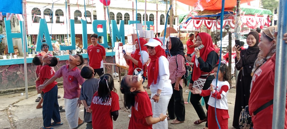 Pedagang Pasar Air Mancur Meriahkan HUT RI, APPSI Inhil Gelar Aneka Perlombaan