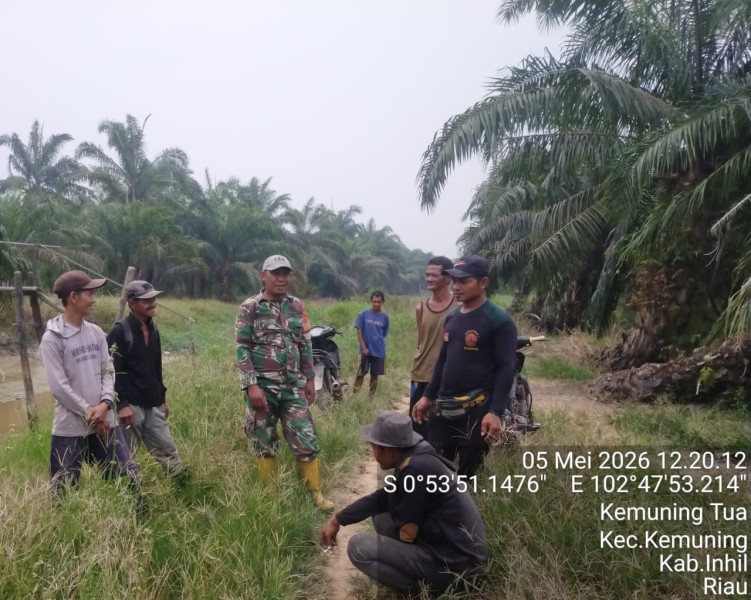 Tengah Hari di Tapal Batas Kemuning: Koptu Nasrianto Patroli Bersama Warga, Pastikan Inhil Nihil Titik Api