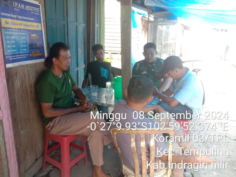 Babinsa Koramil 03/Tpl Laksanakan Komsos untuk Antisipasi Kamtibmas Jelang Pilkada 2024