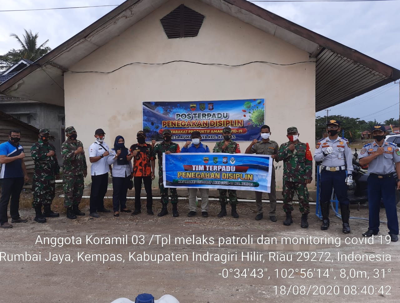 Cegah Penyebaran Covid-19, Koramil 03/Tempuling Bersama Satgas Laksanakan Patroli di Rumbai Jaya
