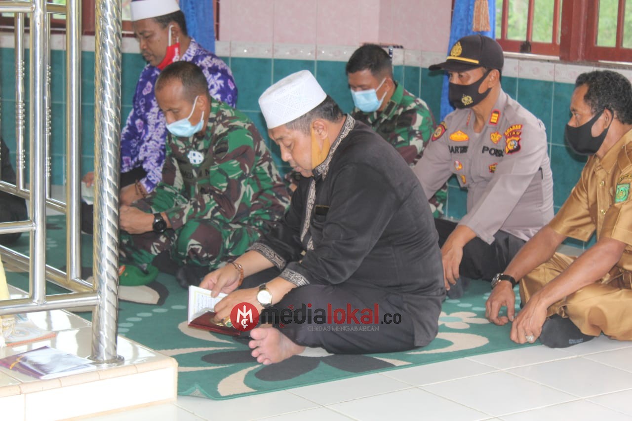 Brigjen TNI M Syech Ismed Ziarah ke Makam Tuan Guru Sapat 