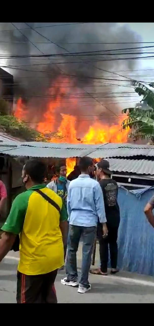 Rumah Semi Permanen di H Said Tembilahan Habis Dilahap Api