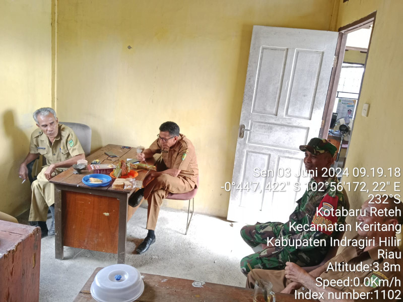 Jelang Pilkada, Babinsa Koramil 09/Kmg Bersama Perangkat Kelurahan Lakukan Persiapan