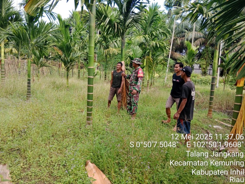 Babinsa Koramil 09/KMG Rutin Patroli Karhutla untuk Meningkatkan Kesadaran Masyarakat