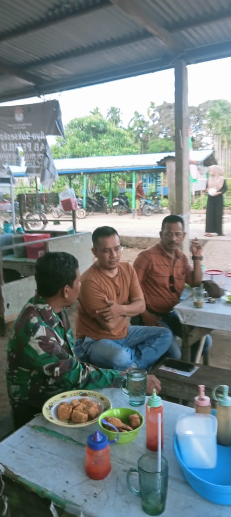 Babinsa Koramil 05/Gas Serka Nawawi Aktifkan Komsos Dengan Apdes Jadikan Hubungan Kerja Semakin Solid