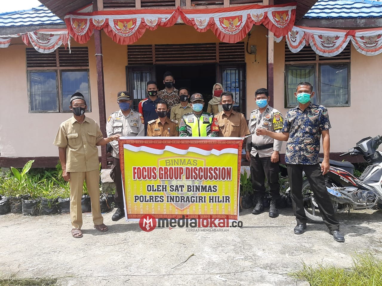 Bersama Warga Gemilang Jaya, Sertu JM Siallagan Hadiri Kegiatan FGD Polres Inhil