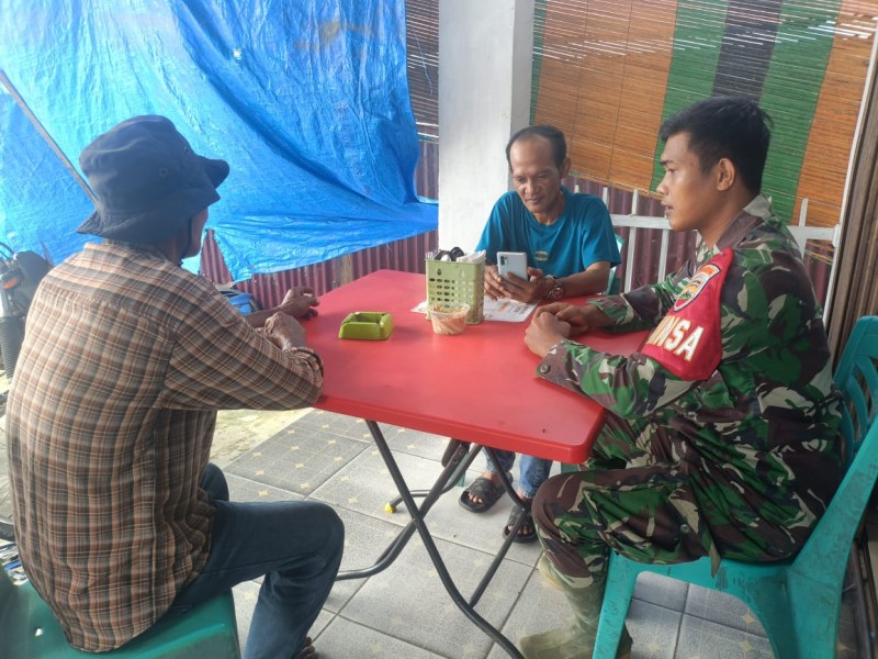 Silaturahmi Babinsa Koramil 07/Reteh dengan Warga Binaan: Meningkatkan Kesadaran Masyarakat tentang Pentingnya Menjaga Hubungan Baik dengan Sesama