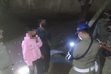 Varian Omicron Masuk Inhil, Tim URC Satpol PP Intensifkan Patroli Malam