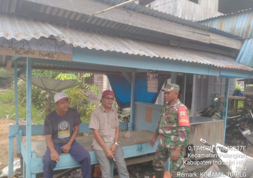 Koramil 10/Pelangiran Saling Berbagi Informasi Kepada Masyarakat Terkait Situasi Wilayah