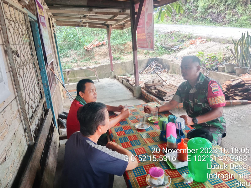 Wujudkan Hubungan Silaturahmi Yang Erat Antara Babinsa Koramil 09/Kmg Dengan Masyarakat