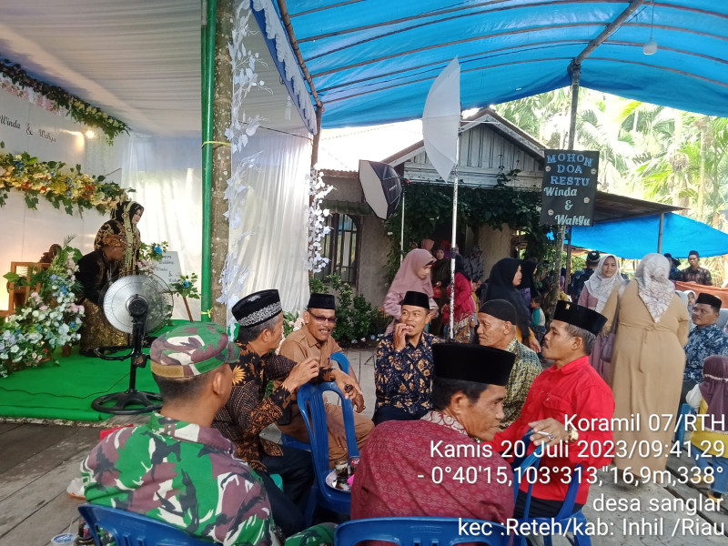 Koramil 07/Reteh Hadiri Hajatan Sekaligus Bersilaturahmi Kepada Masyarakat