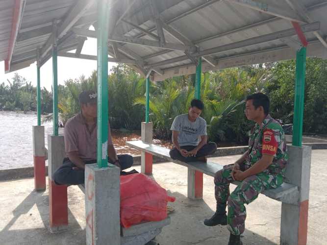 Babinsa Koramil 04/Kuindra Himbau Agar Selalu Berhati-hati Kepada Masyarakat