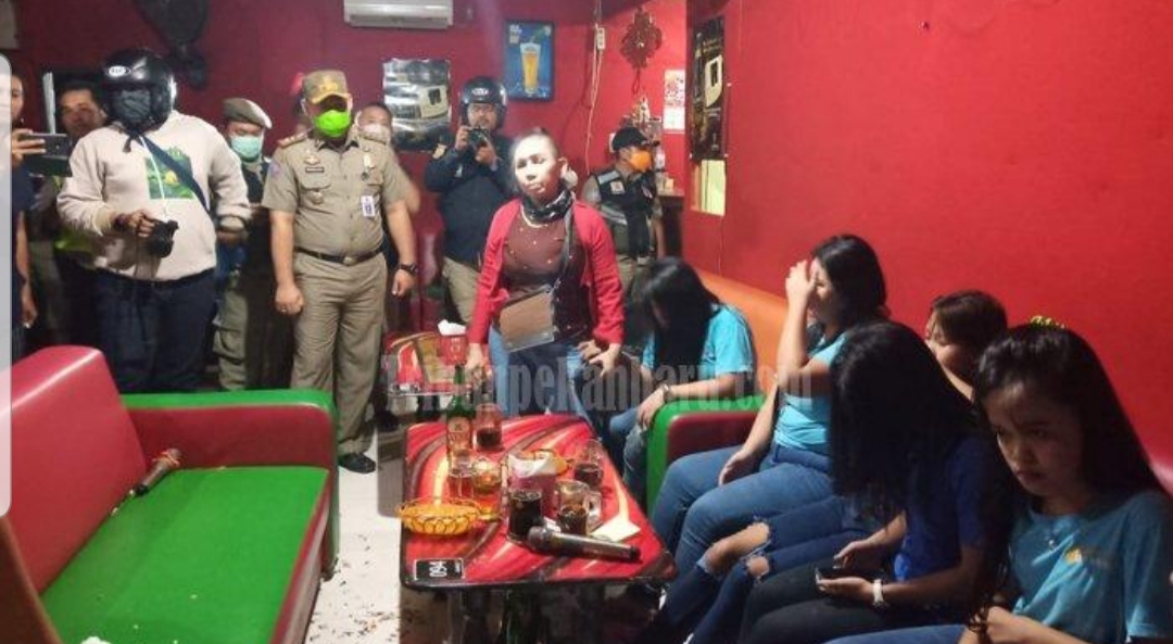 Langgar Social Distancing, 10 Wanita Cantik Pelayan Cafe Terciduk Razia Satpol PP Pekanbaru