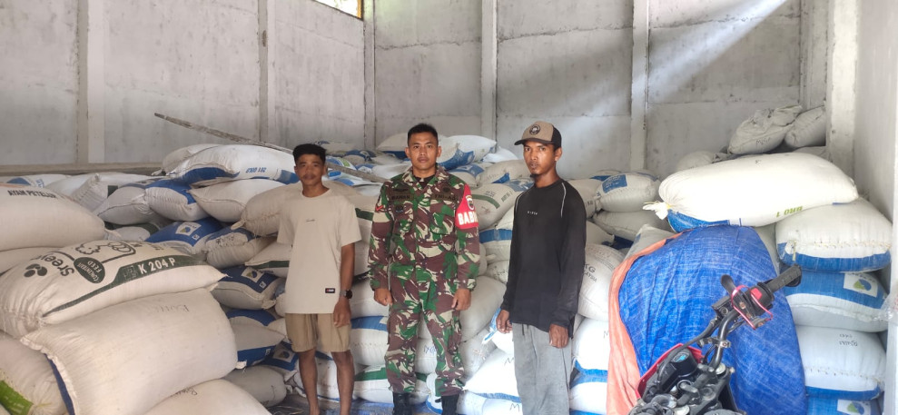 Melalui Komsos, Babinsa Kopda Irawan Jaga Kekompakan di Desa Binaan