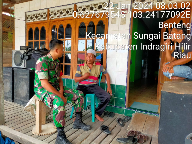 Babinsa Koramil 07/Reteh Himbau Masyarakat Untuk Mengawasi Anak-Anak Dari Narkoba