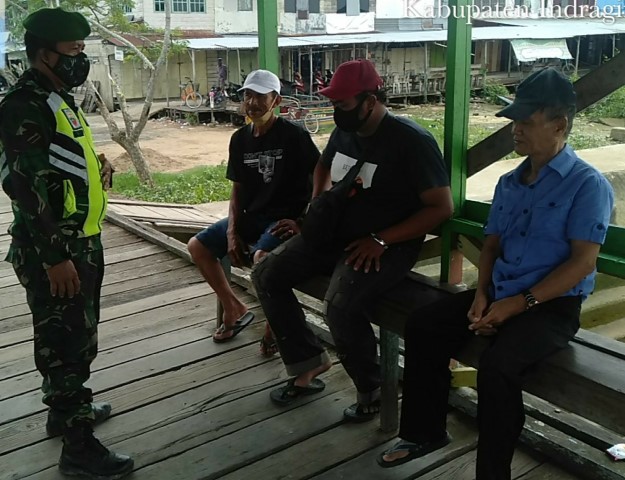 Babinsa Koramil 04/Kuindra Tak Bosan-bosannya himbau Masyarakat untuk Patuhi Protkes