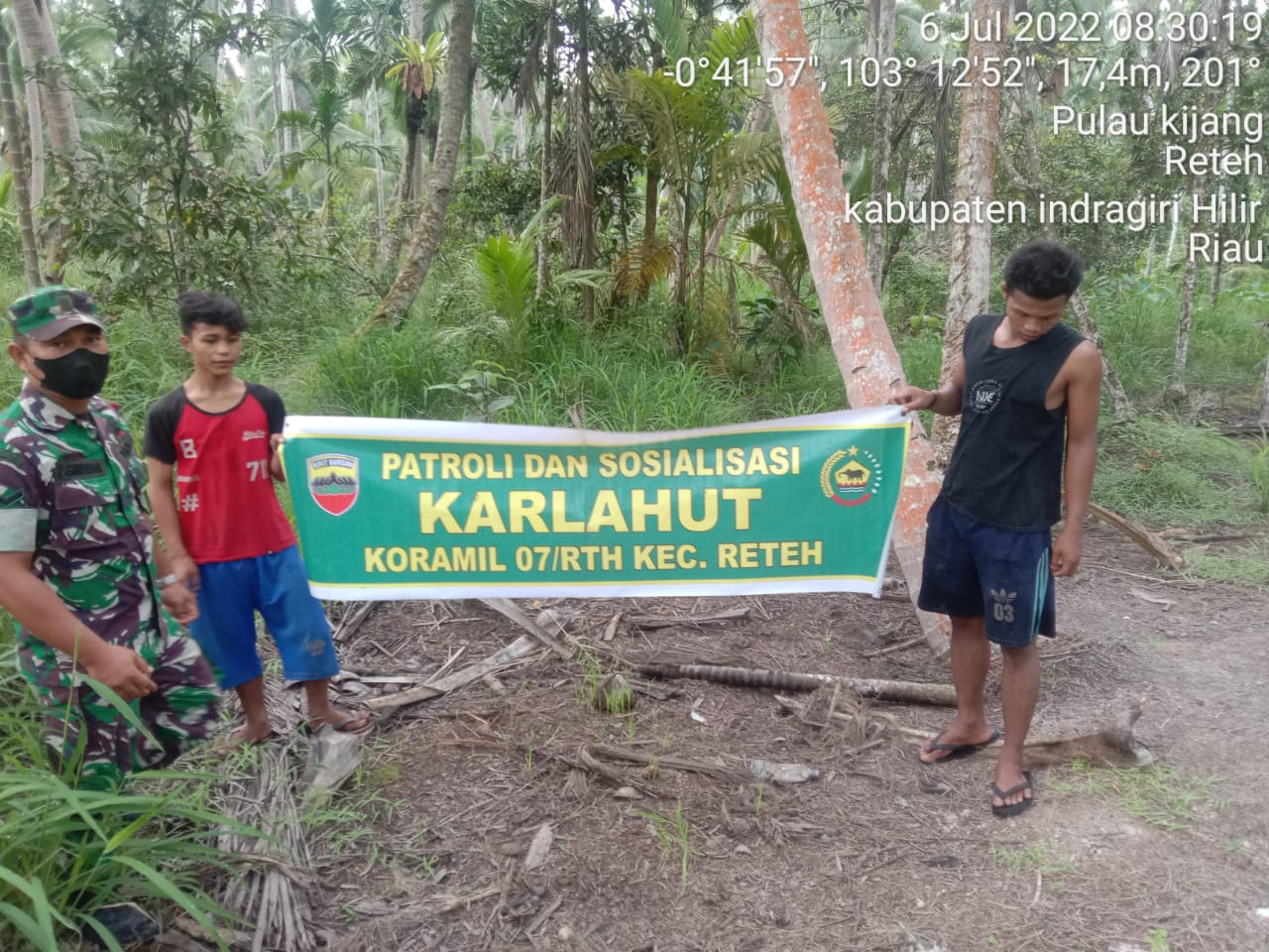 Secara Rutin Pantau Titik Api Guna Cegah Kebakaran Yang Dilakukan Oleh Serda Perdamaean
