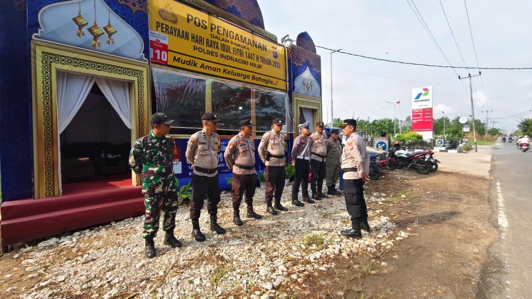 Babinsa Koramil 03/Tempuling Turut Amanahkan Keamanan Pada Hari Kedua Idul Fitri 1447 H