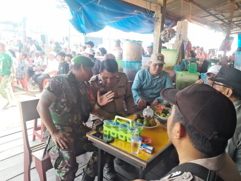 Rutin Laksanakan Komsos Babinsa Koramil 05/GAS Kodim 0314/Inhil Sertu Guntur Bersama Warga Binaan Jelang Pilkada 2024