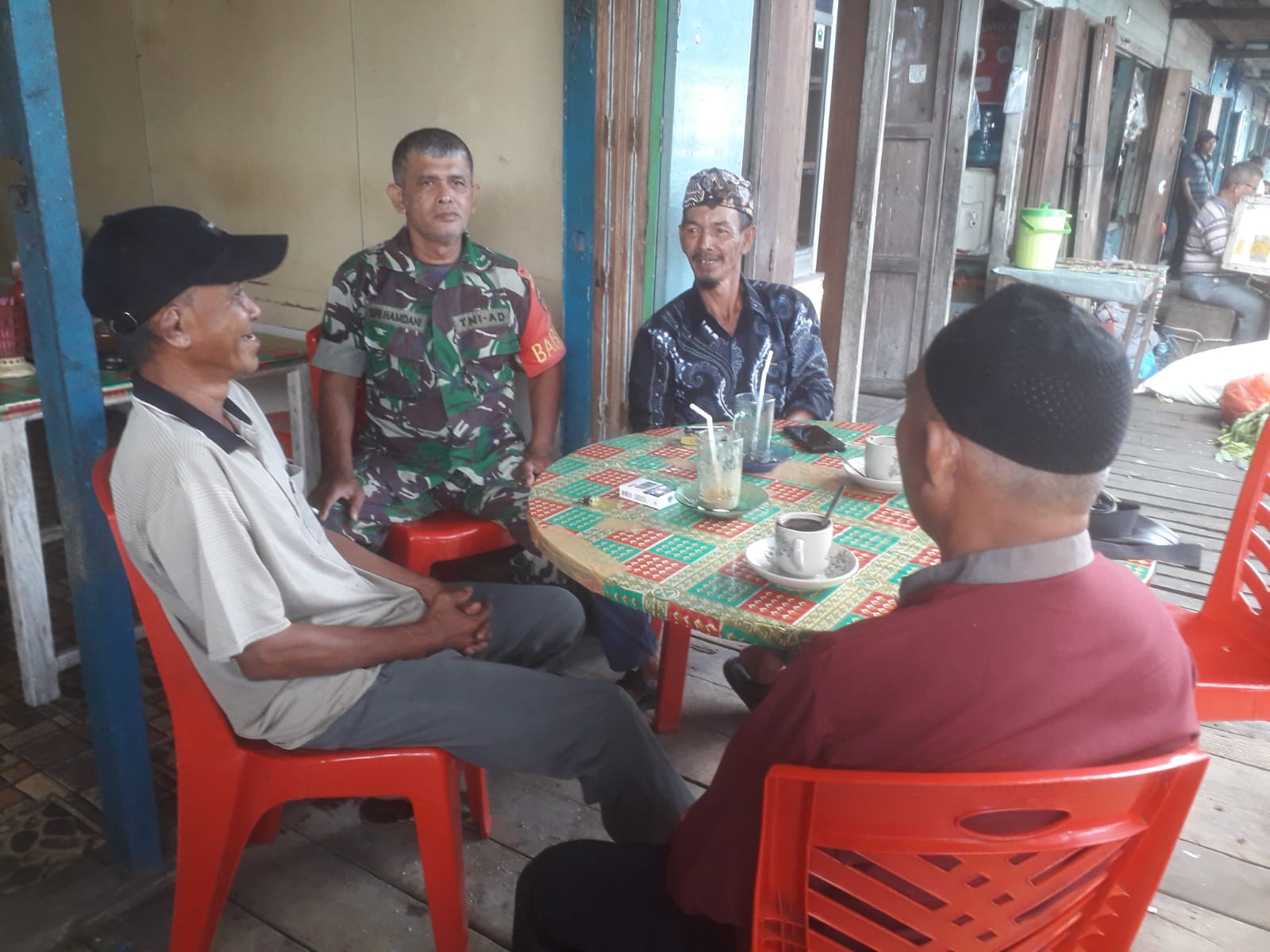 Babinsa Koramil 04/Kuindra Lakukan Komsos Untuk Kedepannya Jadi Panutan Warga