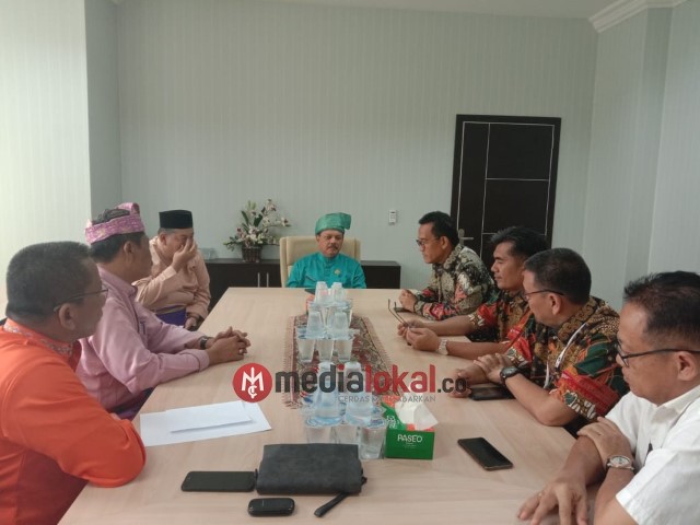 Sambut Kedatangan Komisaris Utama PT Pelindo I, Sekda Inhil Bahas Pelabuhan Kuala Enok