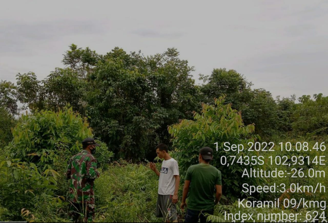 Babinsa Koramil 09/Kemuning Tetap Lakukan Sosialisasi Karlahut