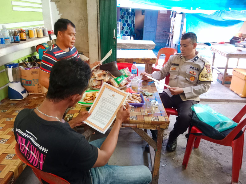 Ciptakan Sitkamtibmas, Personel Polsek Kateman Lakukan Penertiban dan Keamanan Masyakarat Selama Pelaksanaan Pemilu 2024