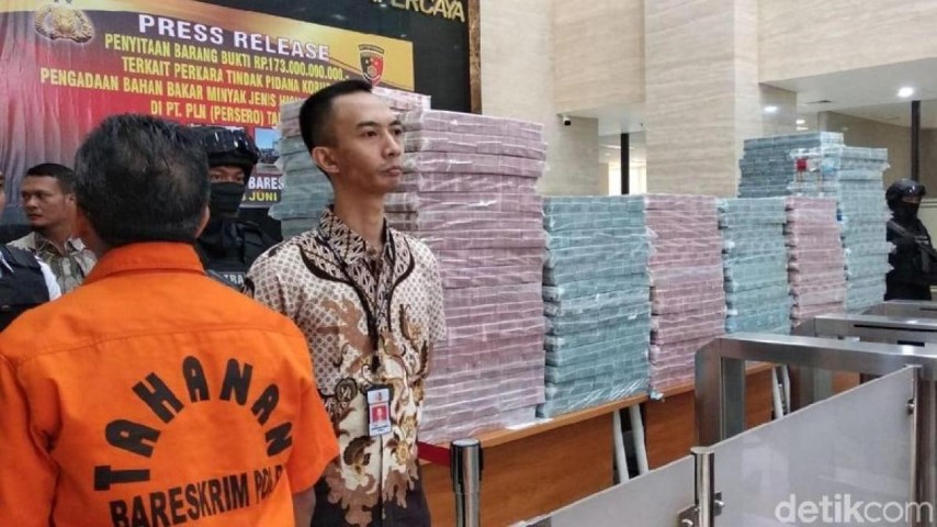 Polri Pamerkan Tumpukan Uang Rp 173 M dari Kasus Korupsi HSD