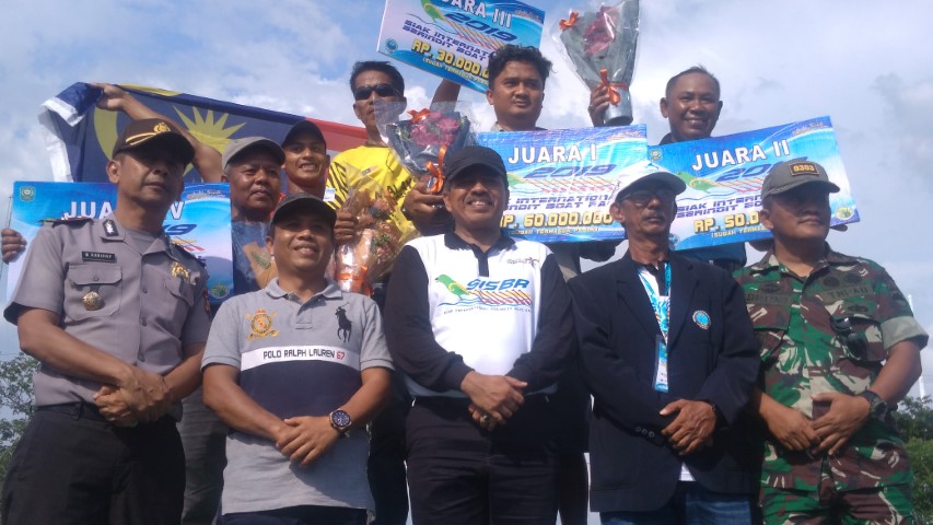 Juara Satu Lomba Perahu Siak International Serindit Boat Race 2019 diraih PODSI Kota Bekasi