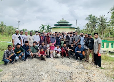 Satpol PP Inhil Ziarah ke Makam Tuan Guru