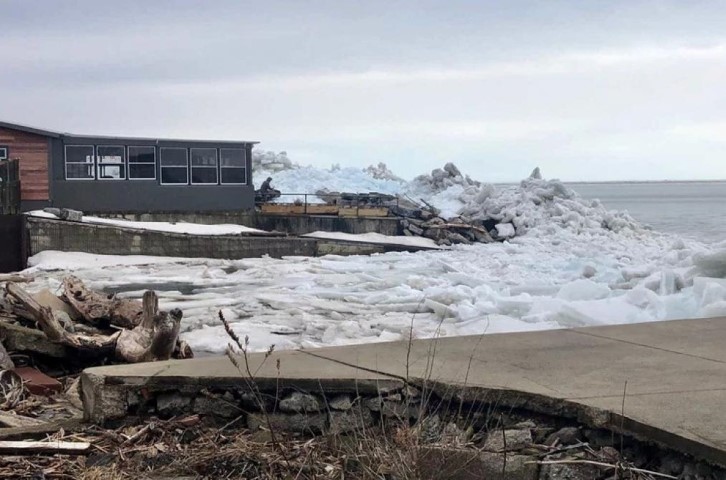 Bikin Merinding, Ini Video Terjadinya Tsunami Es di Danau Erie