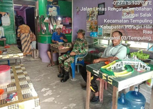 Bersama Tomas Kampung Pancasila, Babinsa 03/Tpl Ajak Warga Tingkatkan Keamanan Dan Kebersihan Lingkungan