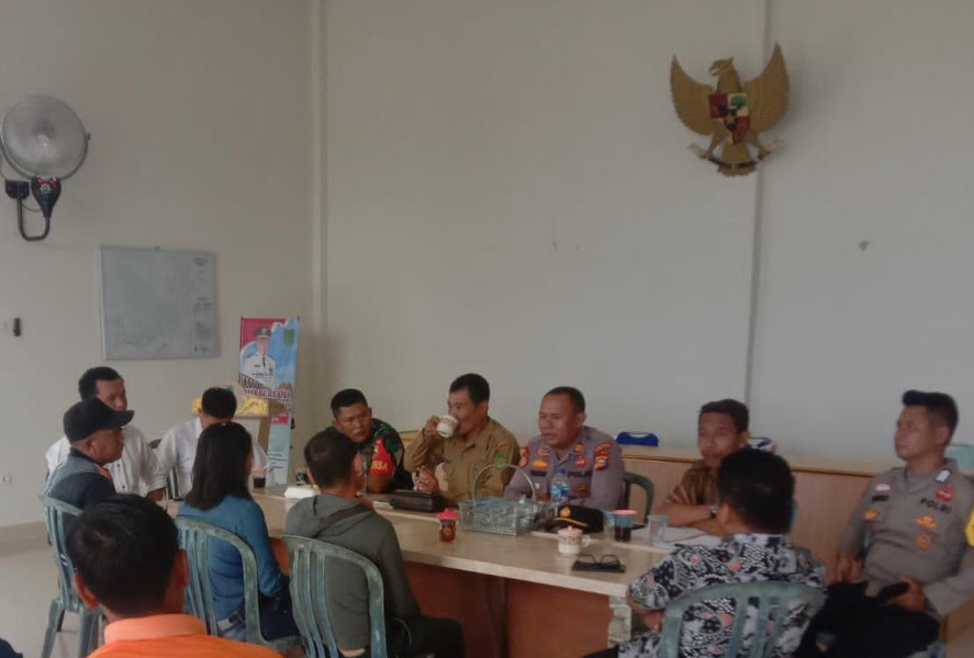 Babinsa Koramil 03/Tpl Komsos Jalin Silaturahmi, Dengan Aparat Kecamatan Dan Kepolisian