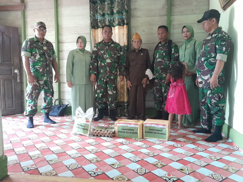 Pemberian Tali Asih Bentuk Rasa Kepedulian Koramil 05/Gas Kepada Veteran Di Wilayah Binaannya