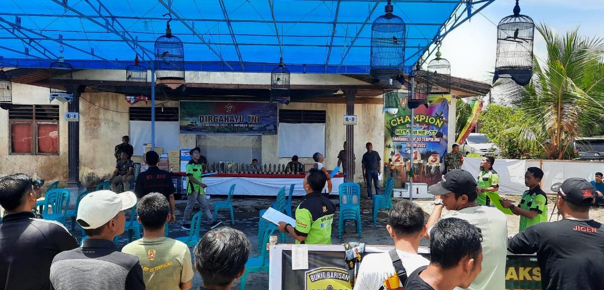 Lomba Burung Berkicau, Peserta Rebutkan Piala Danramil CUP 03 Tempuling
