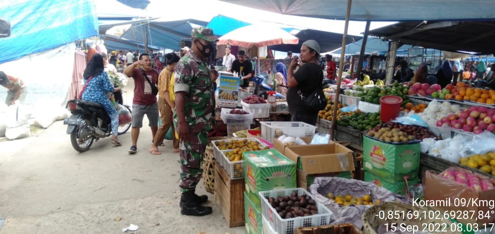 Kegiatan Sosialisasi dan Penegakan Prokes Oleh Personel Koramil 09/Kemuning di Desa Keritang