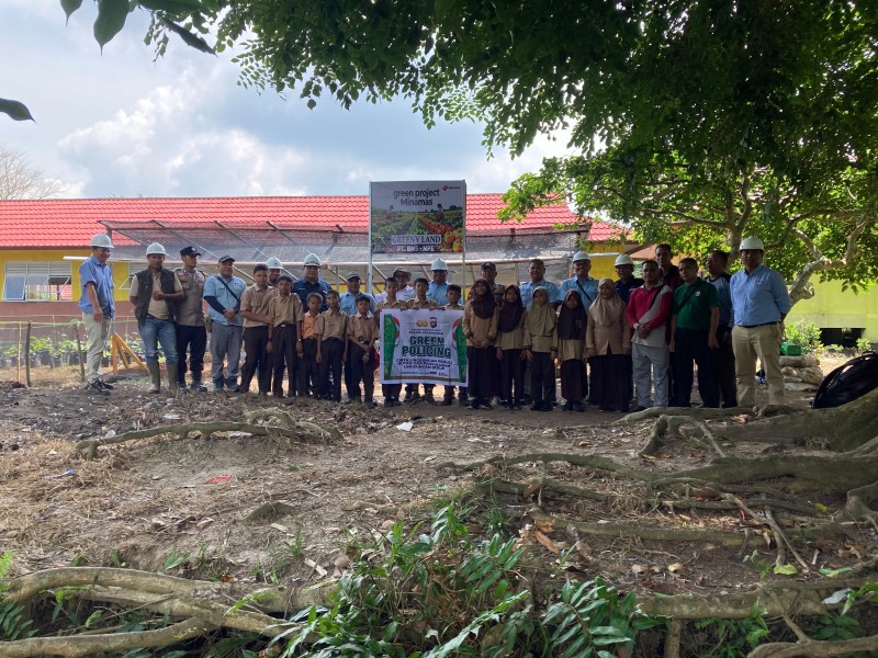 Hari Anak Nasional, PT BNS dan Polsek Pelangiran Tanamkan Kepedulian Lingkungan Sejak Dini