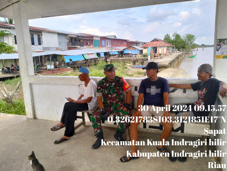 Bersama Masyarakat, Babinsa Koramil 04/Kuindra Mengajak Untuk Selalu Jaga Keamanan dan Ketertiban di Lingkungan