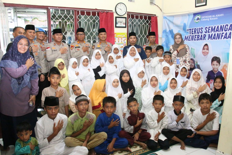 Polresta Barelang Gelar Bakti Sosial Ramadhan Di Panti Asuhan Yayasan Al-Kahfi Batam