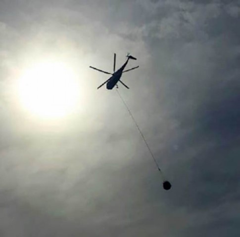 Puluhan Titik Panas Muncul di Riau, 5 Helikopter Diterbangkan Lakukan Operasi Bom Air