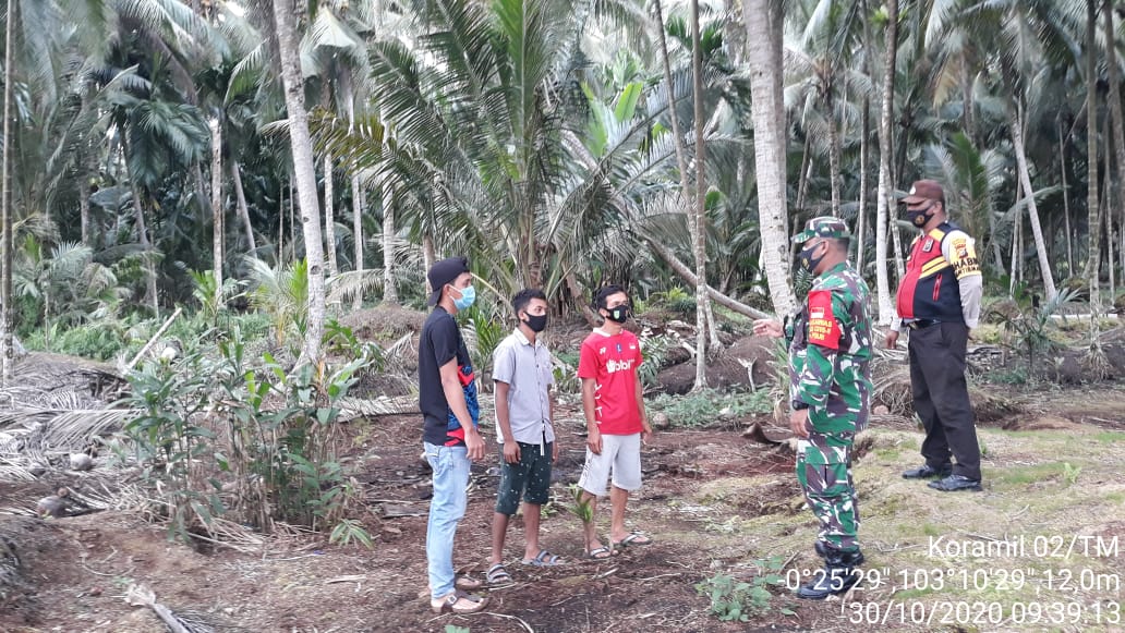 Desa Sungai Lokan Jadi Sasaran, Koramil 02/Tanah Merah Lakukan Patroli dan Sosialisasi